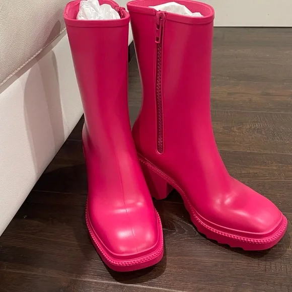 NWT fucsia pink rain boots ankle INC brand new 3” heel lug sole side zipper 7 - Picture 4 of 12